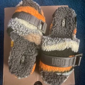 Women’s Ugg slides